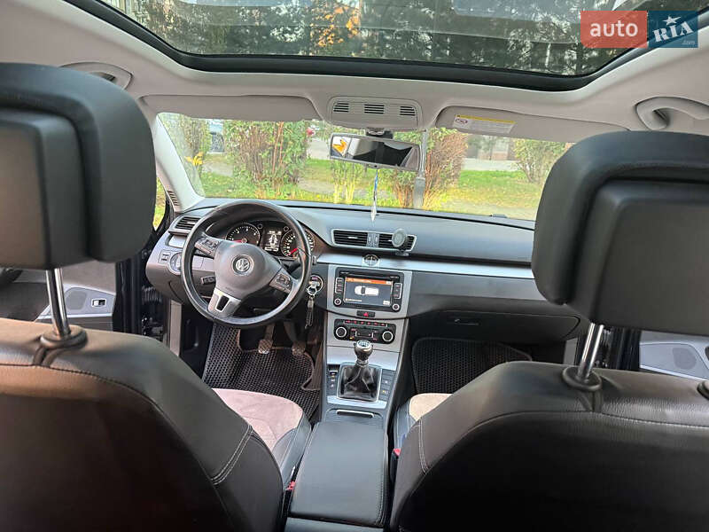 Универсал Volkswagen Passat 2011 в Ивано-Франковске