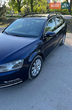 Универсал Volkswagen Passat 2011 в 