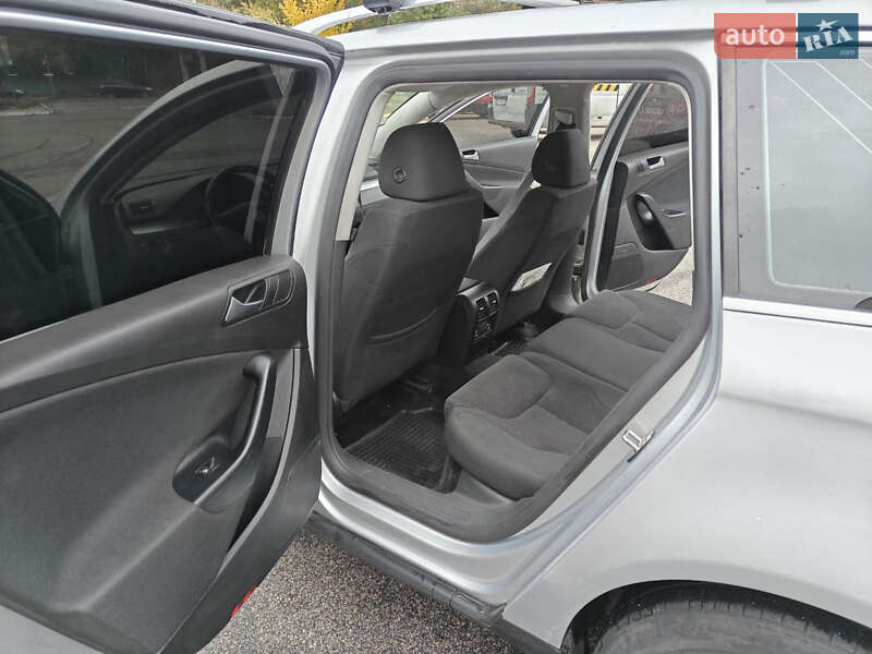 Універсал Volkswagen Passat 2008 в Харкові