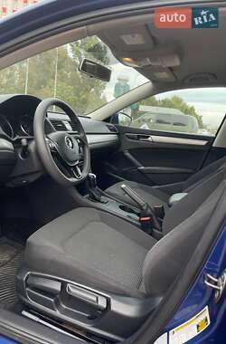 Седан Volkswagen Passat 2016 в  фото 6 Седан Volkswagen Passat 2016 в