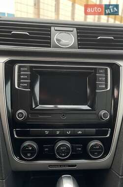 Седан Volkswagen Passat 2016 в  фото 8 Седан Volkswagen Passat 2016 в