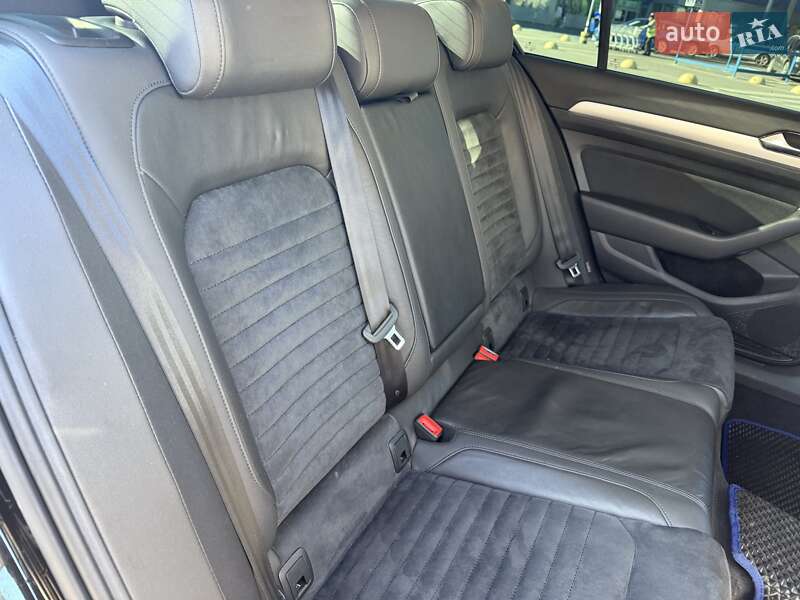 Седан Volkswagen Passat 2018 в Львове