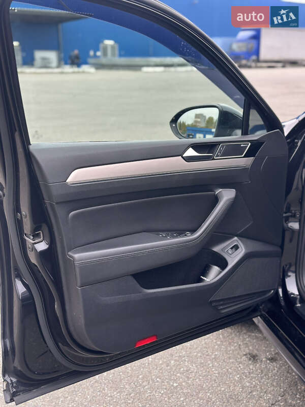 Универсал Volkswagen Passat 2016 в Софиевской Борщаговке фото 13 Универсал Volkswagen Passat 2016 в Софиевской Борщаговке