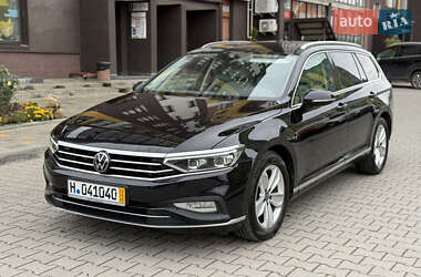 Универсал Volkswagen Passat 2022 в Тернополе