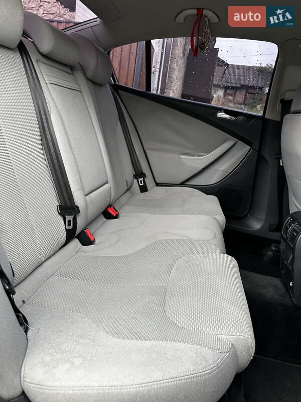 Седан Volkswagen Passat 2005 в Львові фото 29 Седан Volkswagen Passat 2005 в Львові