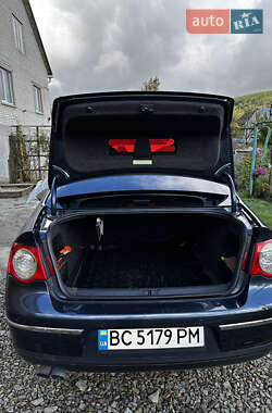 Седан Volkswagen Passat 2005 в  фото 36 Седан Volkswagen Passat 2005 в