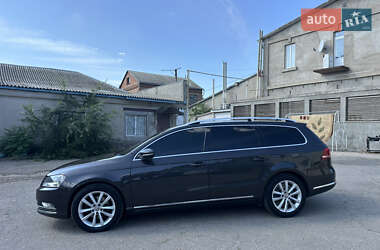 Універсал Volkswagen Passat 2011 в Миколаєві