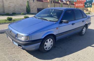 Седан Volkswagen Passat 1988 в Ізмаїлі