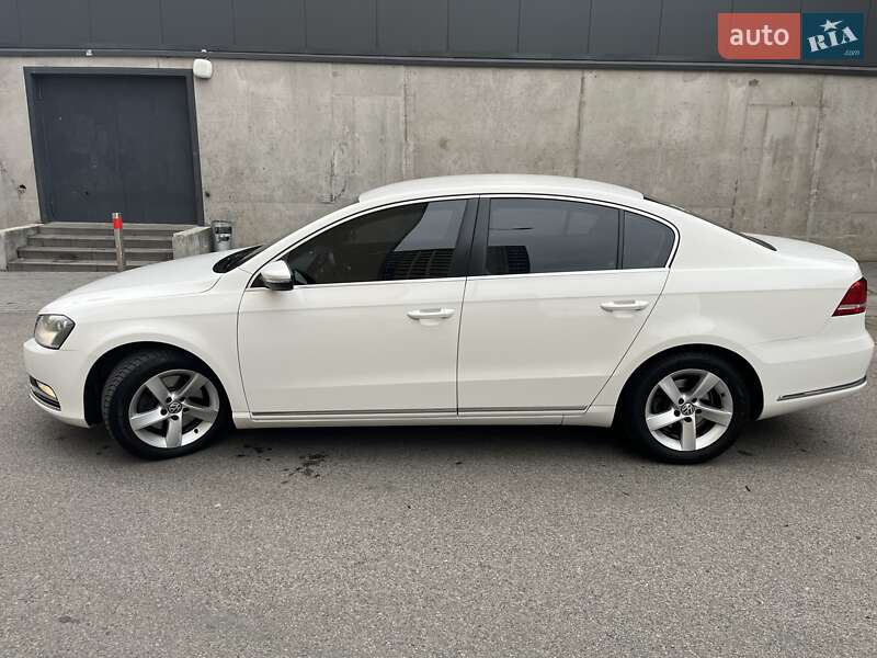 Седан Volkswagen Passat 2013 в Вишневому