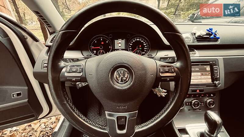 Седан Volkswagen Passat 2013 в Вишневому