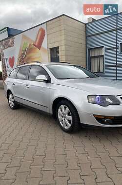 Універсал Volkswagen Passat 2006 в Житомирі