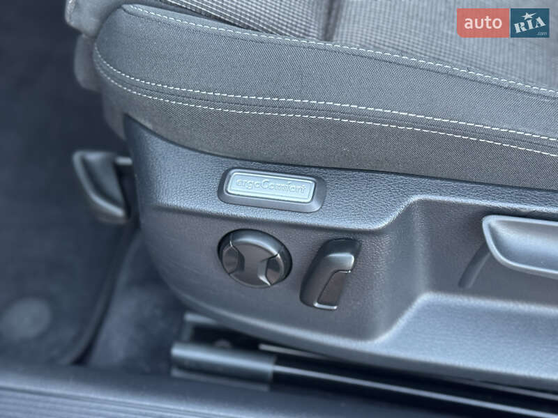 Універсал Volkswagen Passat 2016 в Стрию фото 102 Універсал Volkswagen Passat 2016 в Стрию