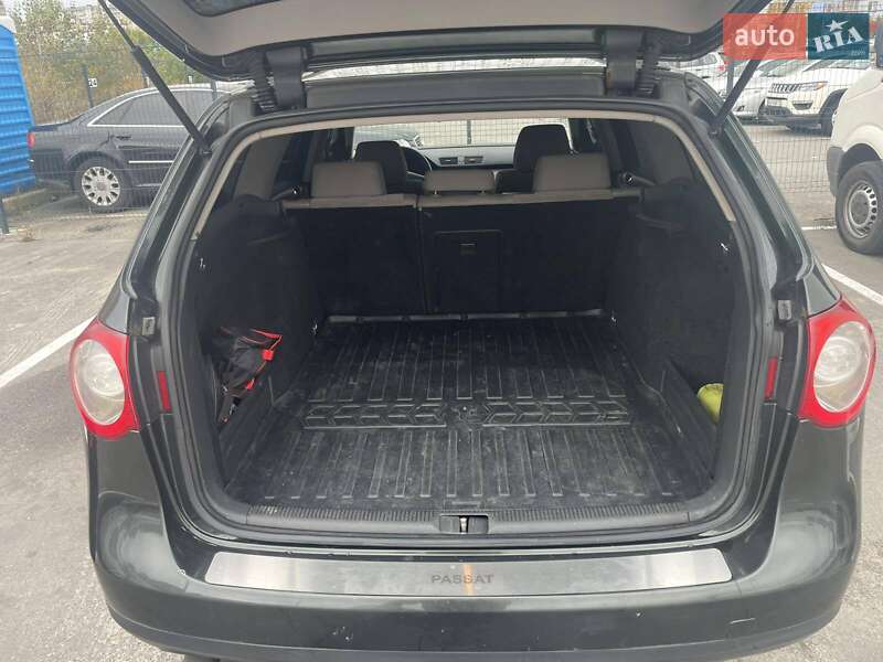 Универсал Volkswagen Passat 2006 в Киеве