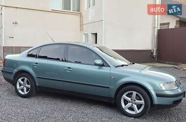 Седан Volkswagen Passat 1998 в Хусті