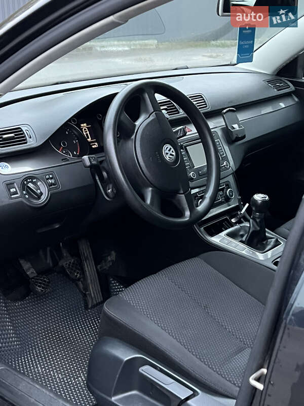 Універсал Volkswagen Passat 2010 в Вінниці