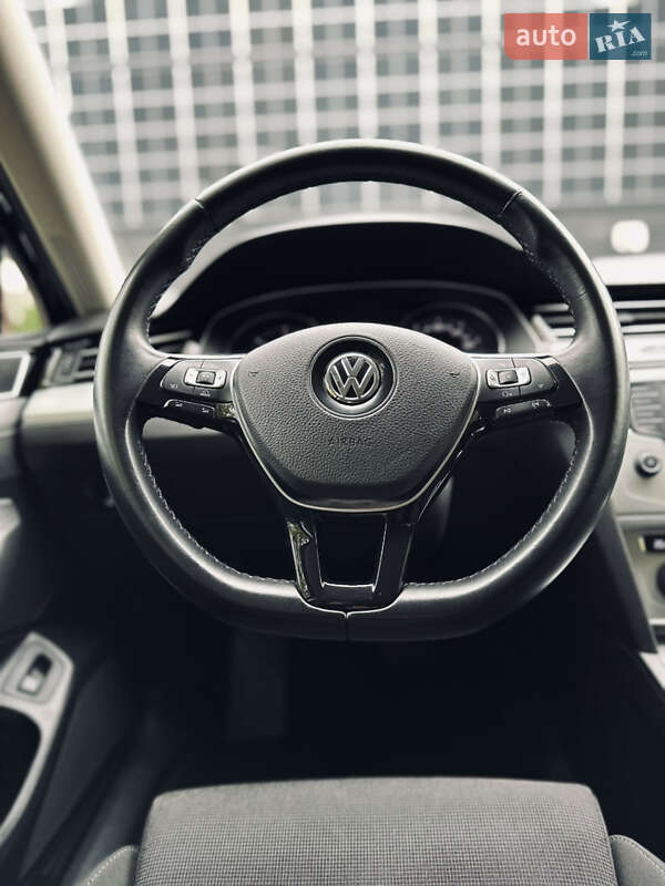 Универсал Volkswagen Passat 2017 в Луцке