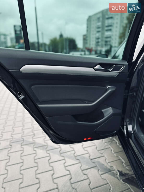 Универсал Volkswagen Passat 2017 в Луцке