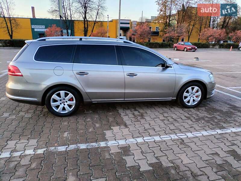 Универсал Volkswagen Passat 2011 в Житомире