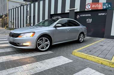 Седан Volkswagen Passat 2014 в Львове
