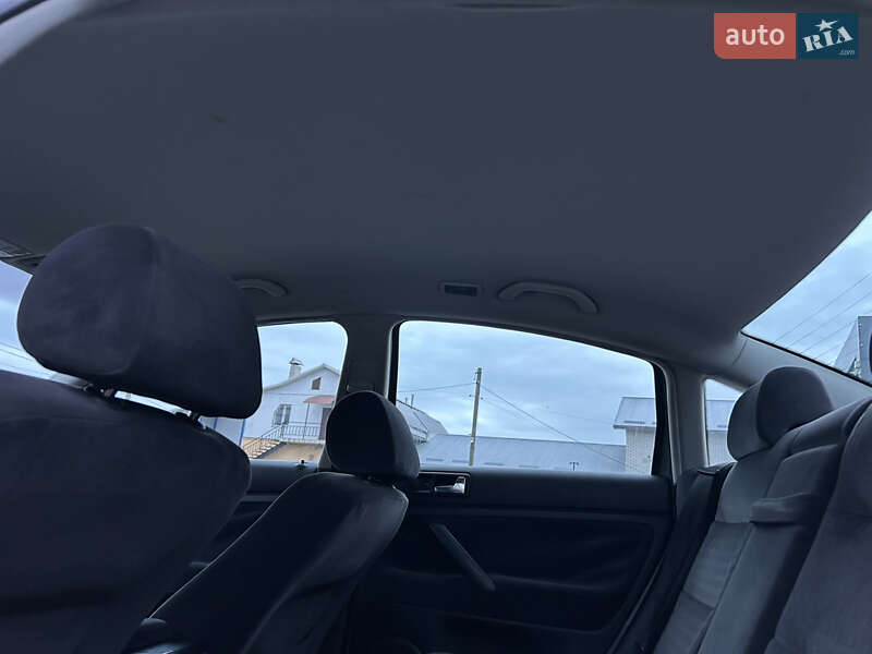 Седан Volkswagen Passat 2002 в Долині