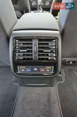 Універсал Volkswagen Passat 2020 в  фото 51 Універсал Volkswagen Passat 2020 в