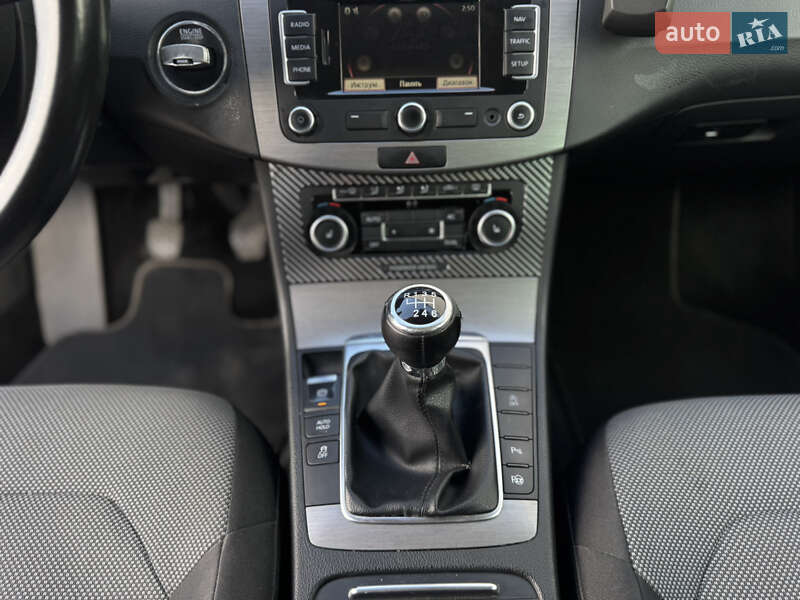Универсал Volkswagen Passat 2011 в Луцке фото 27 Универсал Volkswagen Passat 2011 в Луцке