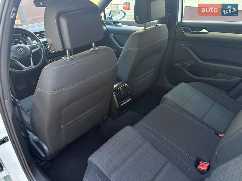 Універсал Volkswagen Passat 2020 в Прилуках