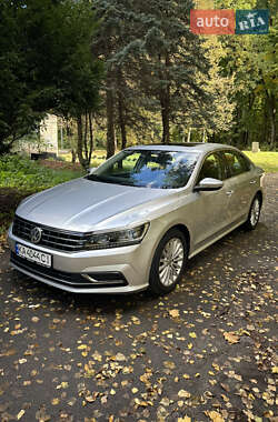Седан Volkswagen Passat 2016 в  фото 2 Седан Volkswagen Passat 2016 в