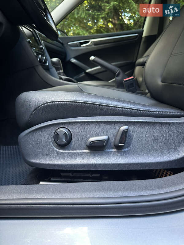 Седан Volkswagen Passat 2016 в Киеве