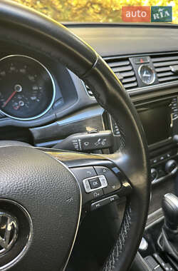 Седан Volkswagen Passat 2016 в  фото 16 Седан Volkswagen Passat 2016 в