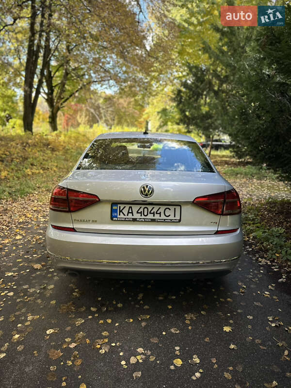Седан Volkswagen Passat 2016 в Киеве