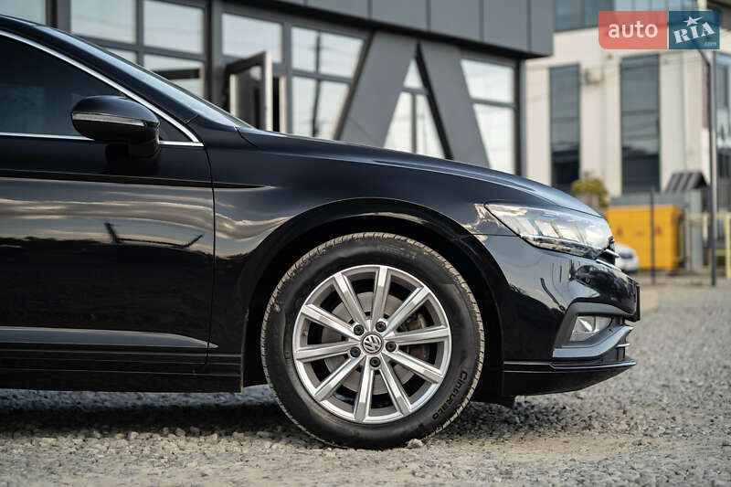 Універсал Volkswagen Passat 2021 в Чернівцях