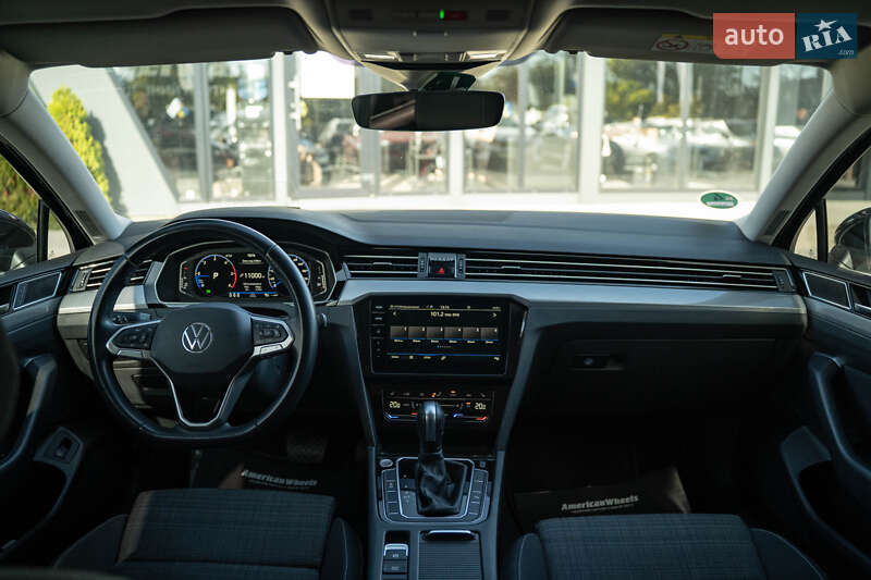 Універсал Volkswagen Passat 2021 в Чернівцях