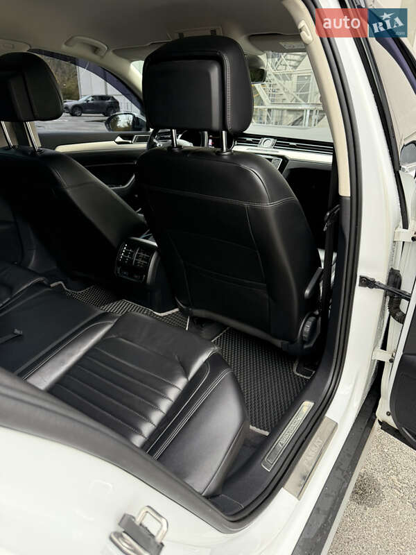 Универсал Volkswagen Passat 2017 в Киеве фото 42 Универсал Volkswagen Passat 2017 в Киеве