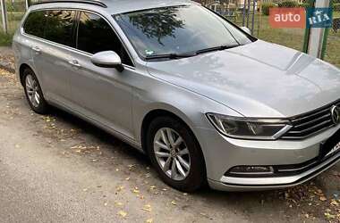 Універсал Volkswagen Passat 2015 в Києві Універсал Volkswagen Passat 2015 в Києві