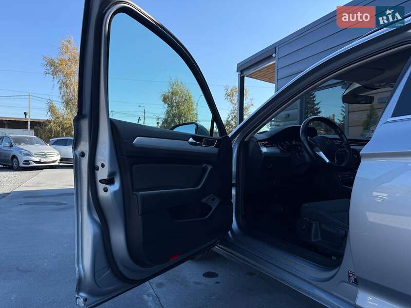 Универсал Volkswagen Passat 2021 в Ровно фото 17 Универсал Volkswagen Passat 2021 в Ровно