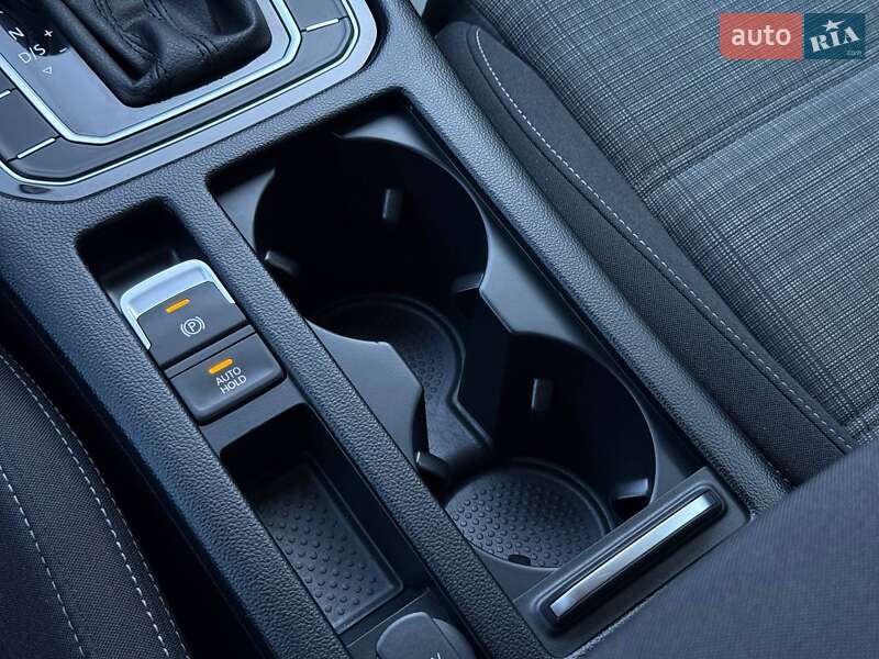 Универсал Volkswagen Passat 2021 в Ровно фото 31 Универсал Volkswagen Passat 2021 в Ровно