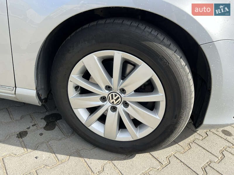 Універсал Volkswagen Passat 2011 в Косові