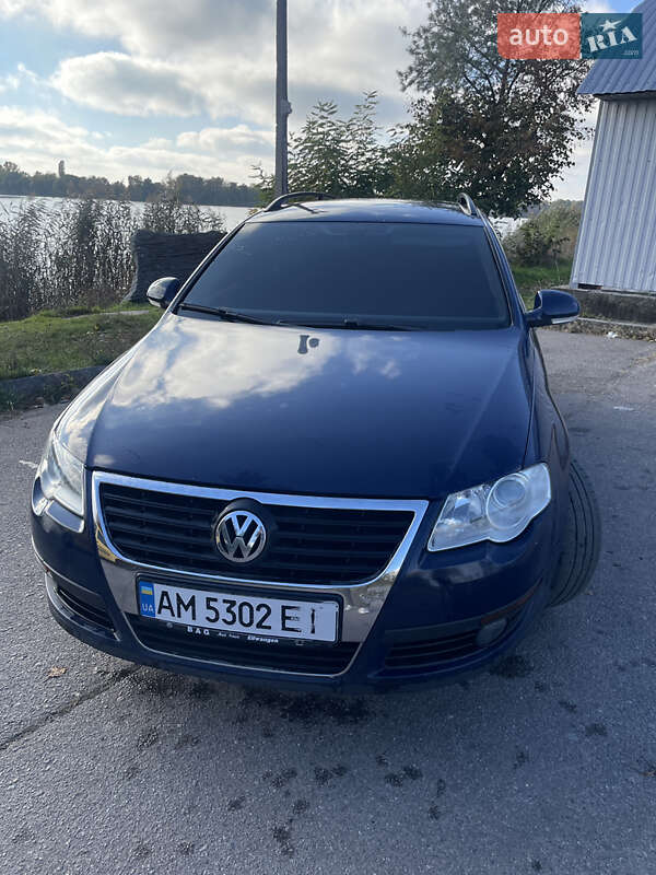 Универсал Volkswagen Passat 2006 в  фото Универсал Volkswagen Passat 2006 в