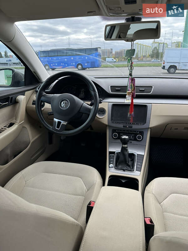 Универсал Volkswagen Passat 2011 в Киеве фото 11 Универсал Volkswagen Passat 2011 в Киеве