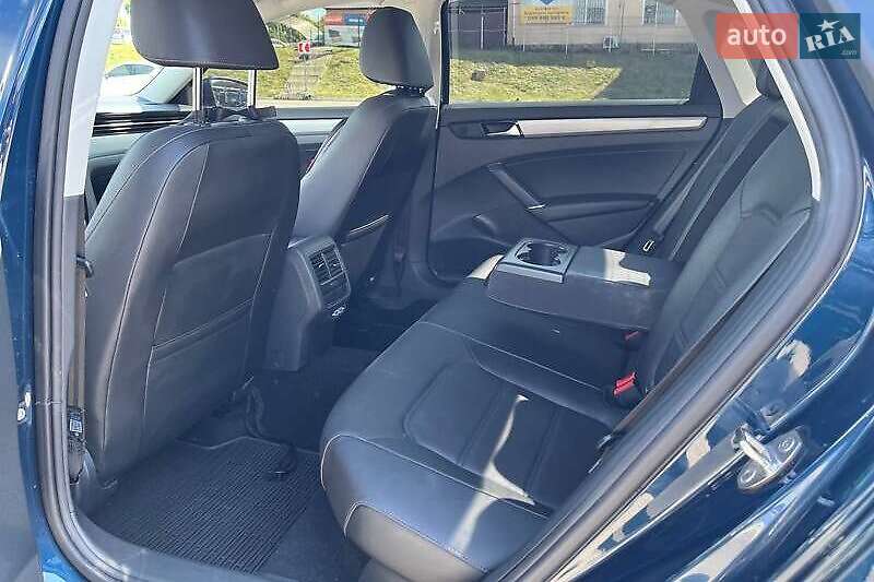 Седан Volkswagen Passat 2021 в Львове