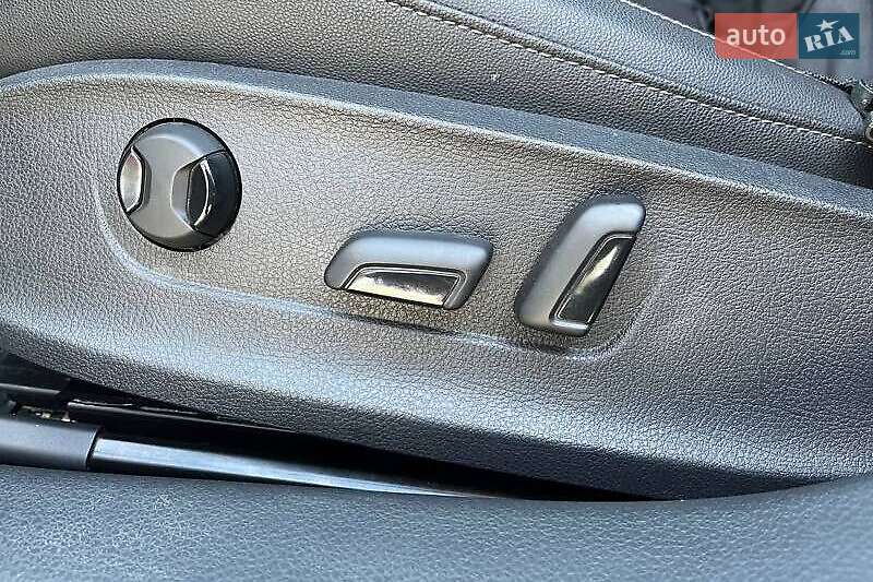 Седан Volkswagen Passat 2021 в Львове