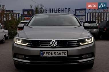 Седан Volkswagen Passat 2015 в 