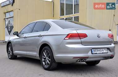Седан Volkswagen Passat 2015 в 