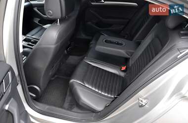Седан Volkswagen Passat 2015 в 
