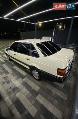 Седан Volkswagen Passat 1991 в Ужгороде