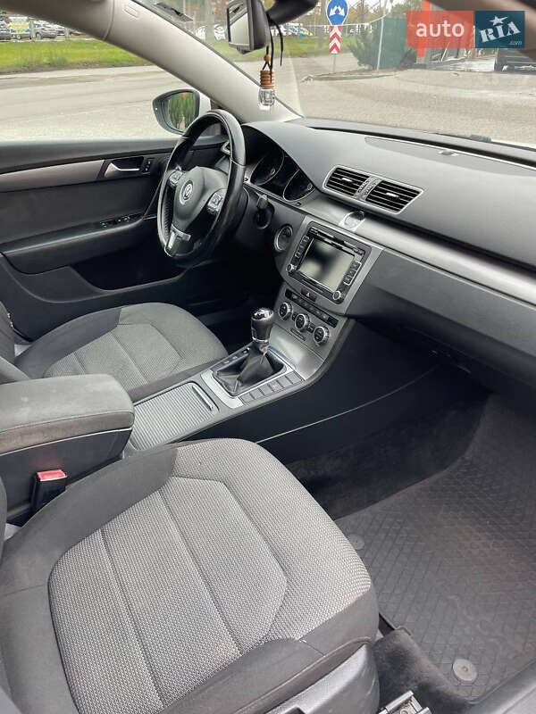 Универсал Volkswagen Passat 2012 в Полтаве
