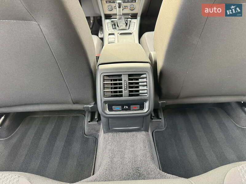 Універсал Volkswagen Passat 2015 в Мукачевому фото 39 Універсал Volkswagen Passat 2015 в Мукачевому