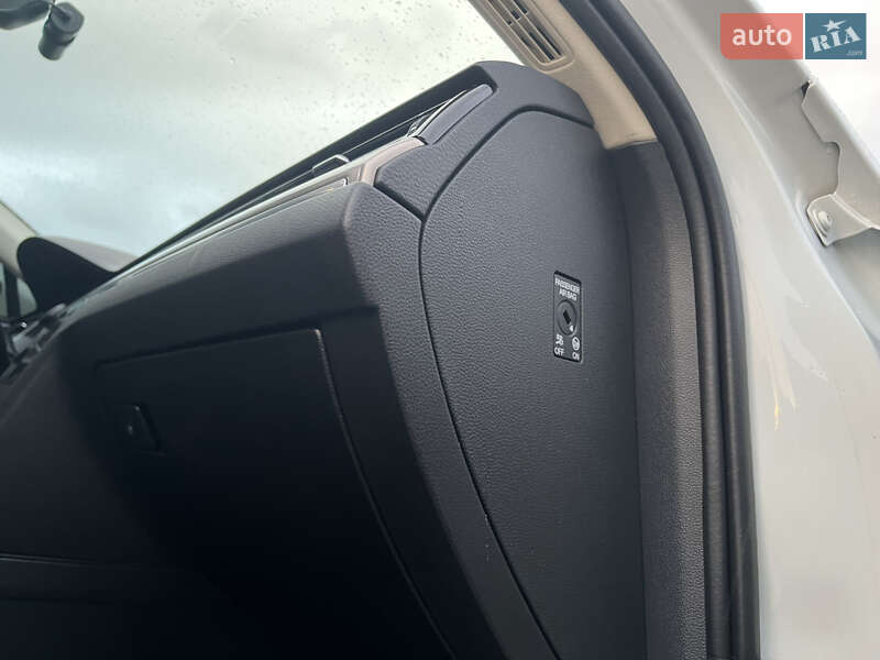 Універсал Volkswagen Passat 2018 в Львові фото 98 Універсал Volkswagen Passat 2018 в Львові