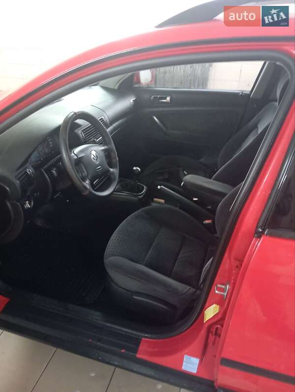 Универсал Volkswagen Passat 2000 в Львове